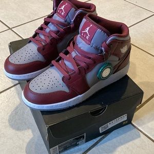 Brand new never worn. Size 6.5